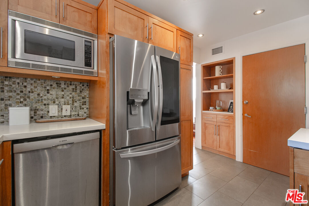 2044 Stanley Hills Dr