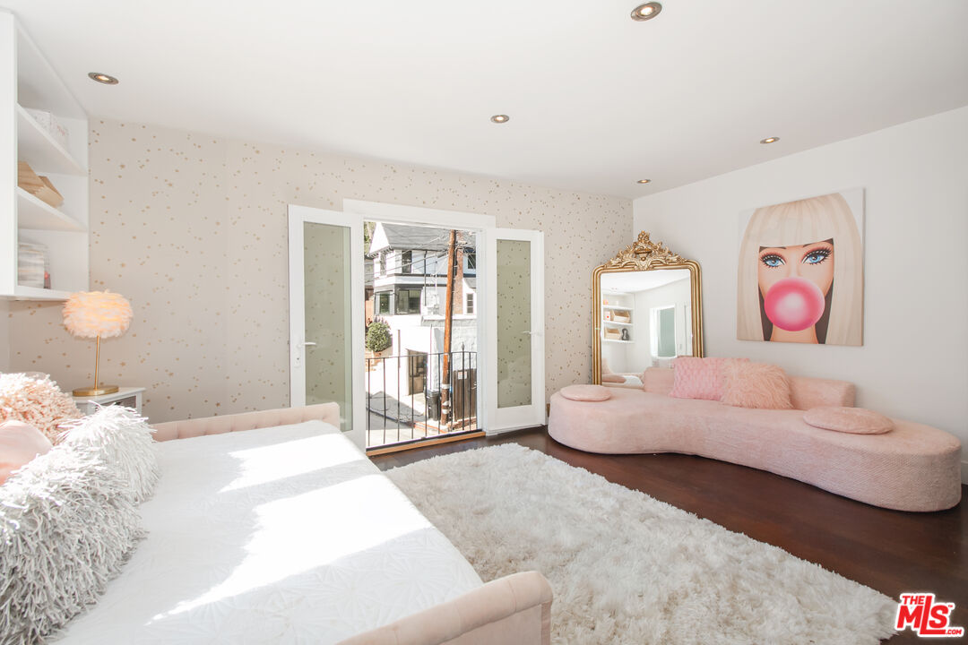 2044 Stanley Hills Dr