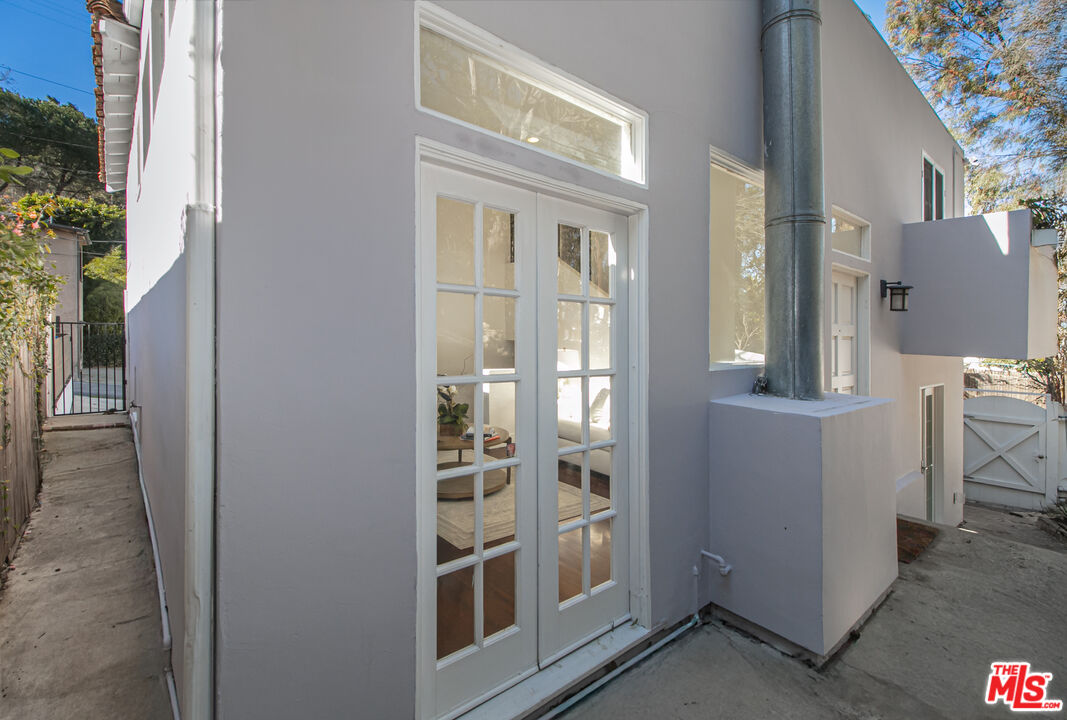 2044 Stanley Hills Dr