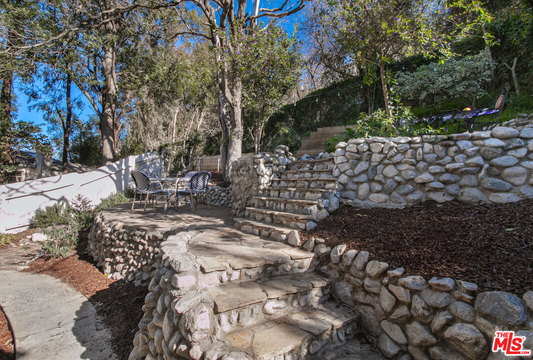 2044 Stanley Hills Dr