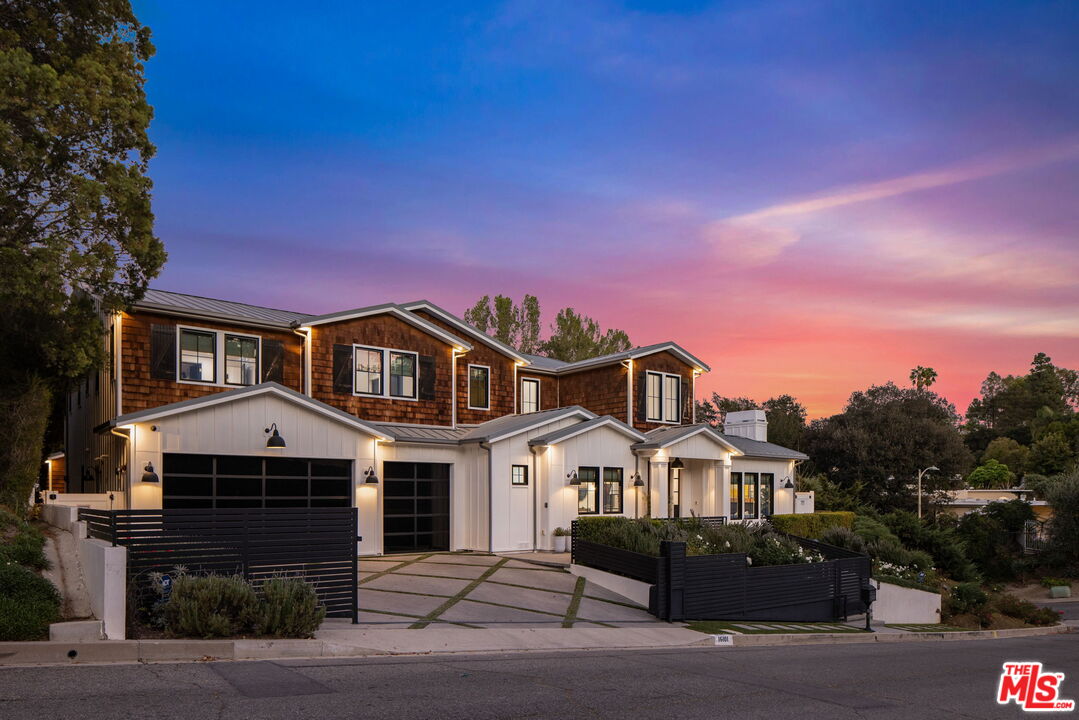 16101 Royal Mount Dr