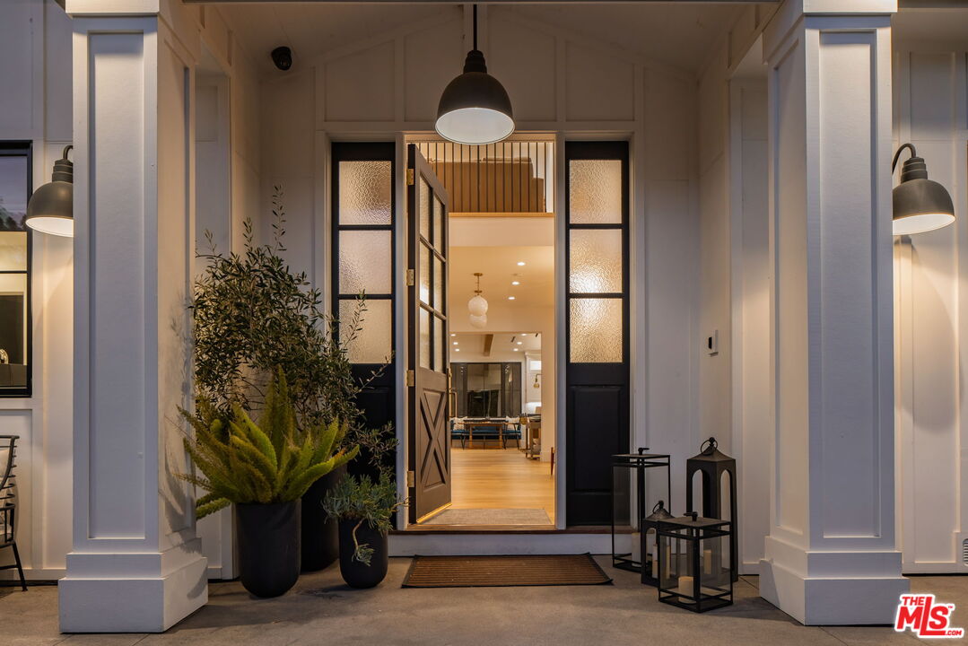 16101 Royal Mount Dr