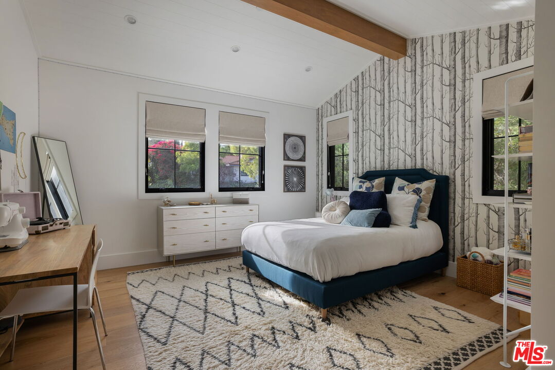 16101 Royal Mount Dr