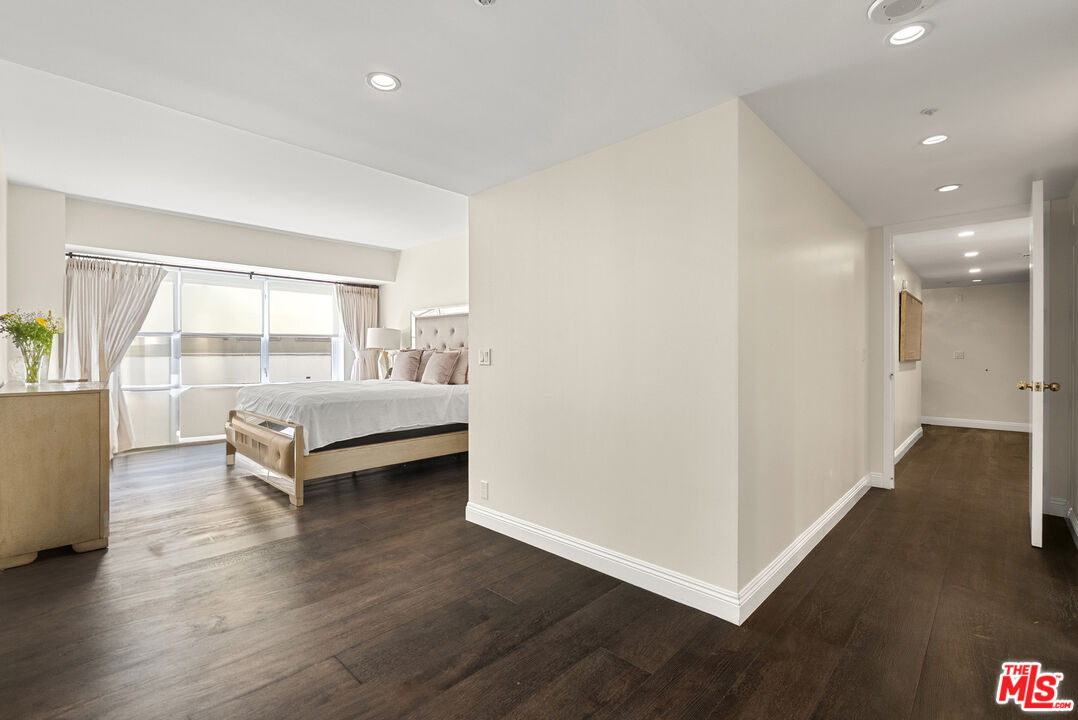 10520 Wilshire Blvd Unit: 407