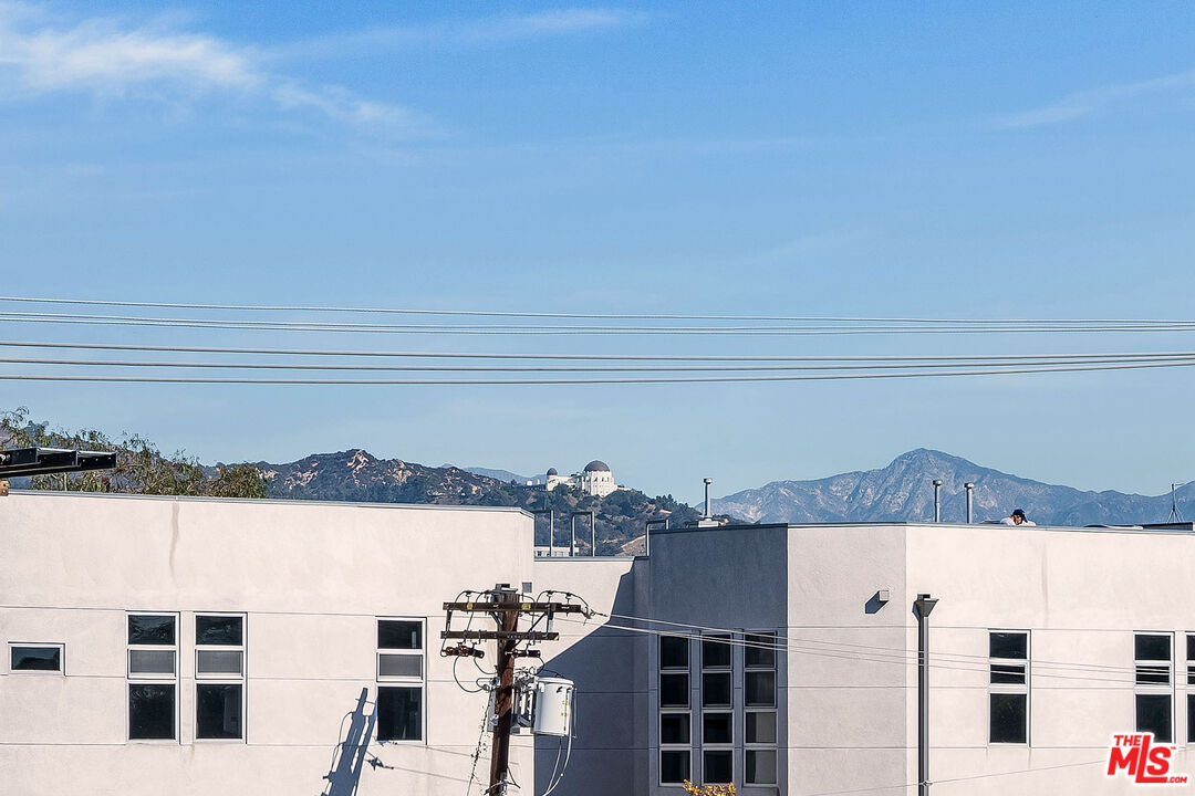 647 Wilcox Ave Unit: 3G