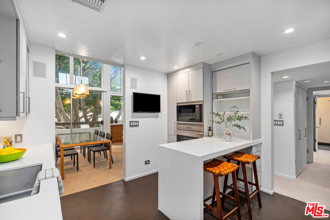 1730 California Ave Unit: 4