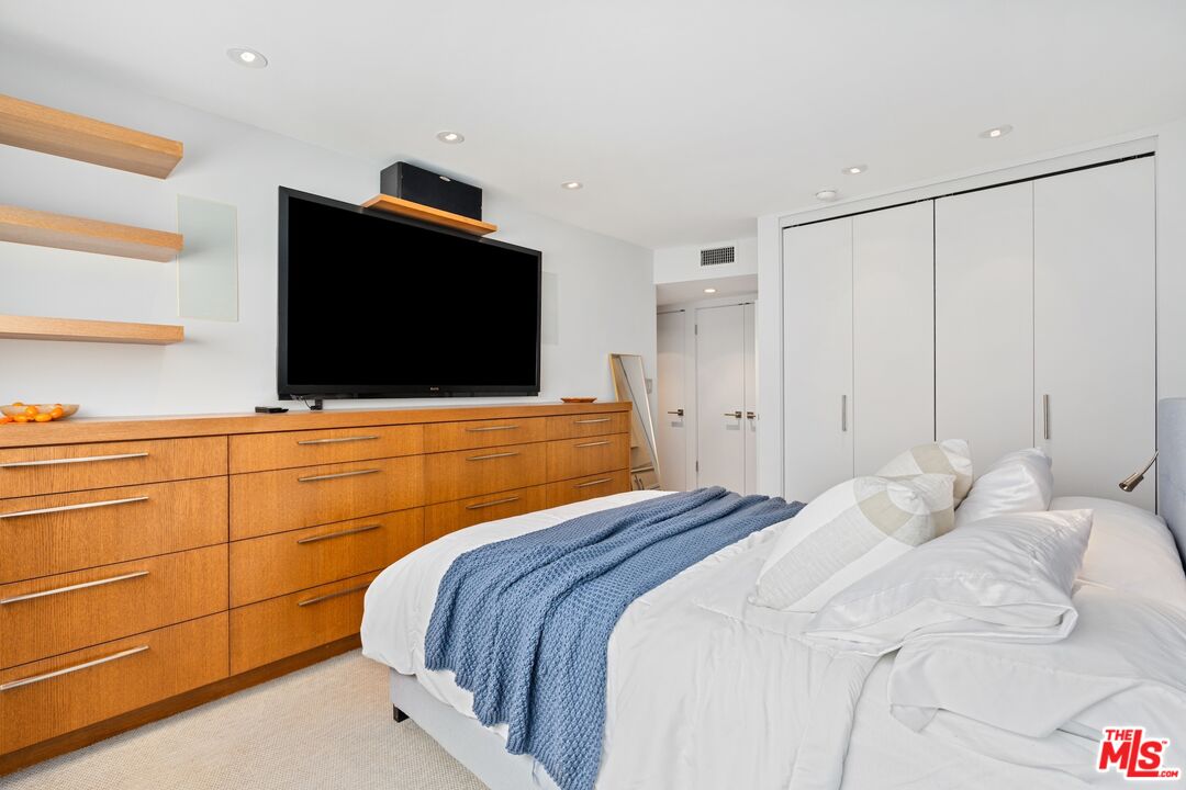 1730 California Ave Unit: 4