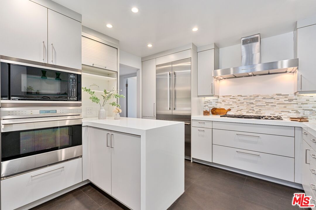 1730 California Ave Unit: 4