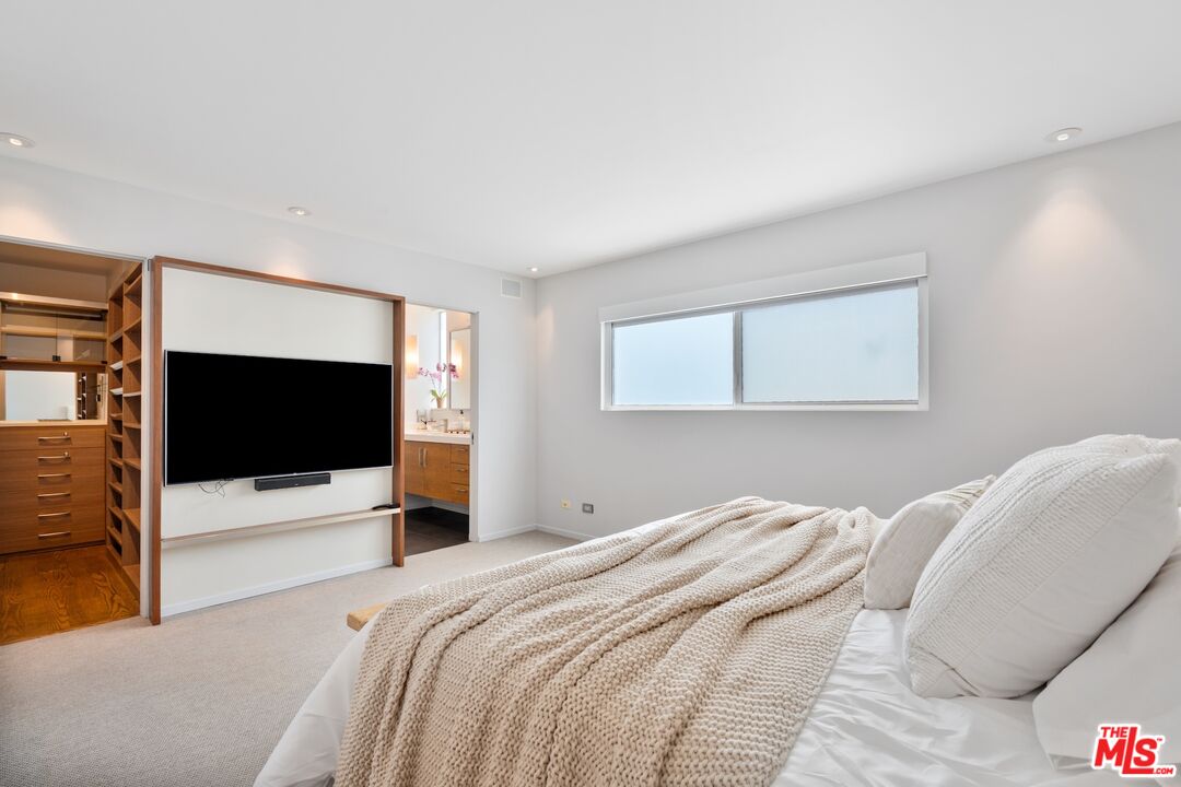 1730 California Ave Unit: 4