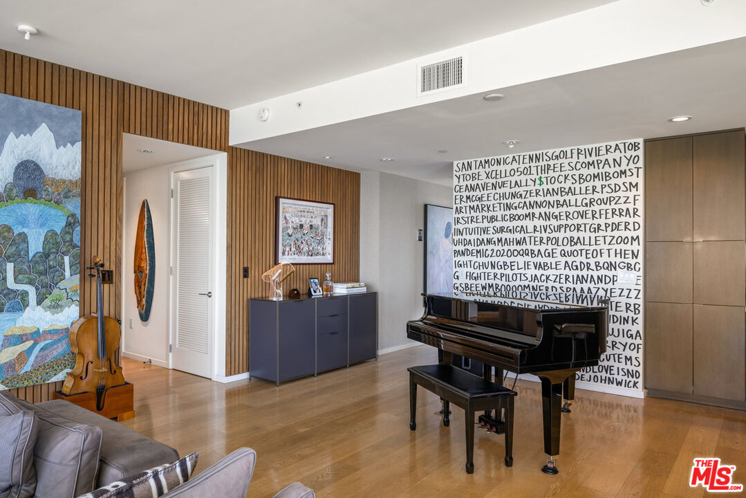 1705 Ocean Ave Unit: 501