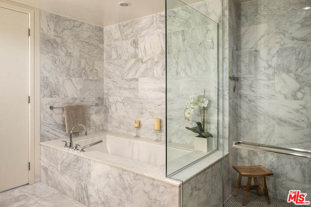 1705 Ocean Ave Unit: 501