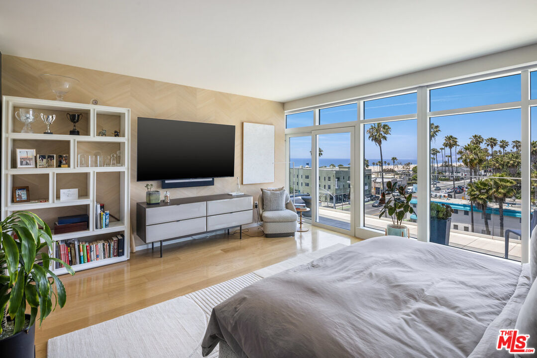 1705 Ocean Ave Unit: 501