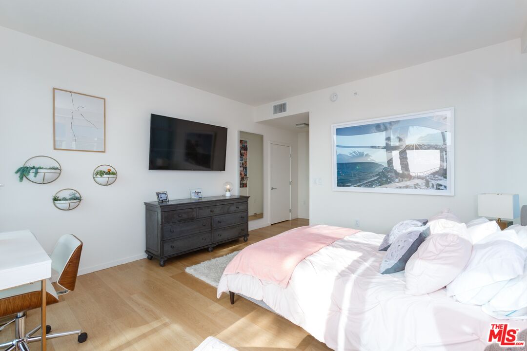 1705 Ocean Ave Unit: 501