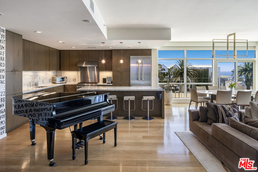 1705 Ocean Ave Unit: 501