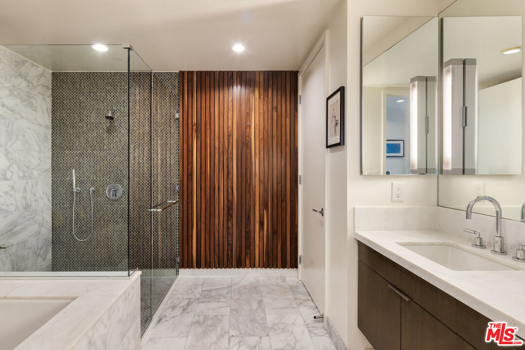 1705 Ocean Ave Unit: 501