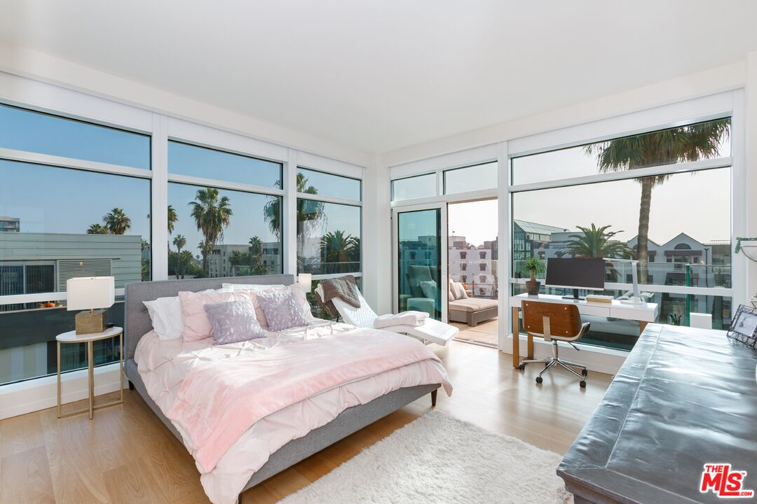 1705 Ocean Ave Unit: 501