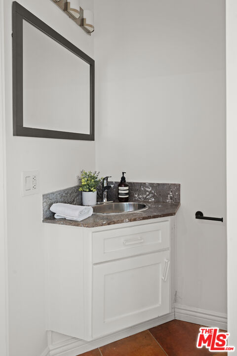 2500 Abbot Kinney Blvd Unit: 7