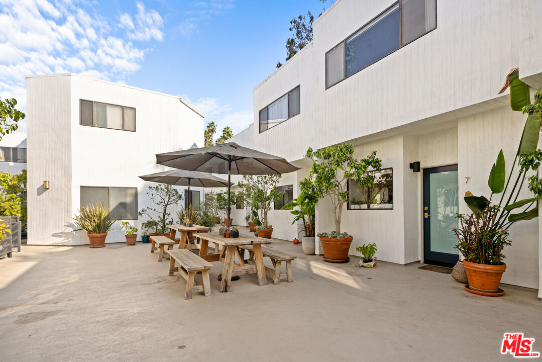 2500 Abbot Kinney Blvd Unit: 7