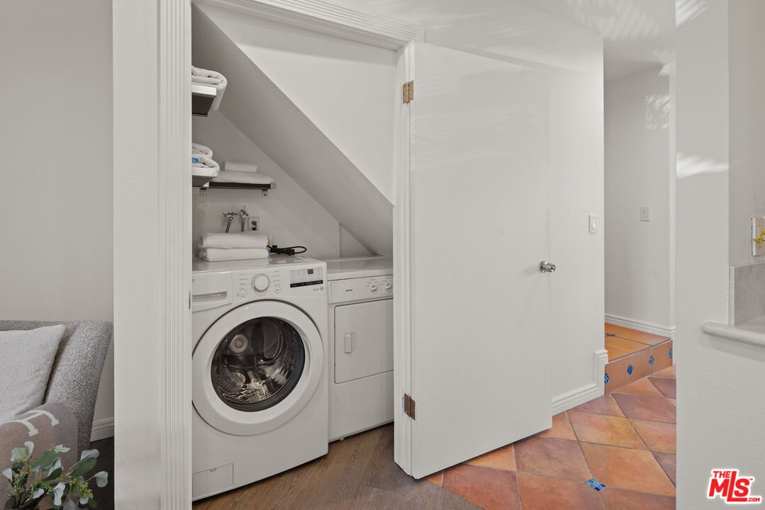 2500 Abbot Kinney Blvd Unit: 7