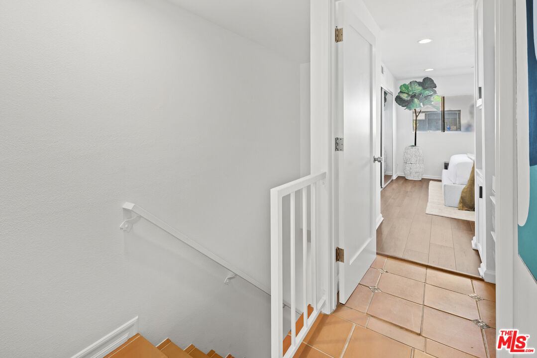 2500 Abbot Kinney Blvd Unit: 7