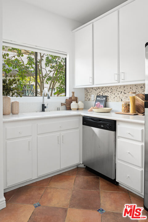 2500 Abbot Kinney Blvd Unit: 7