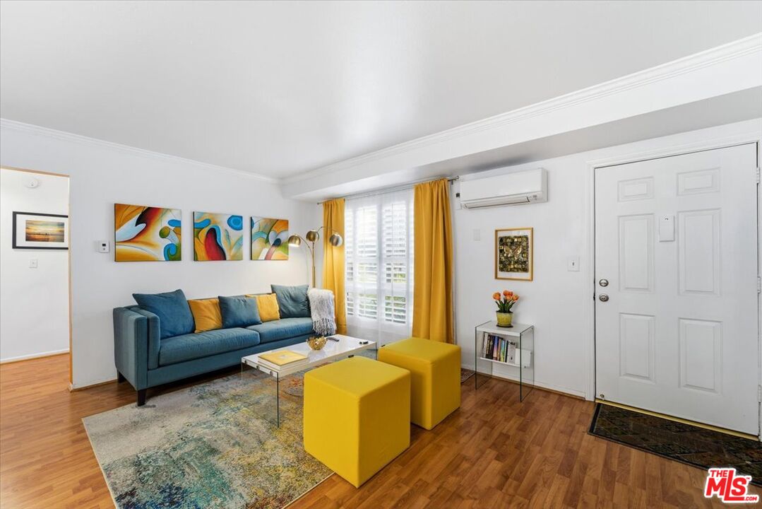 22030 Calvert St Unit: 6