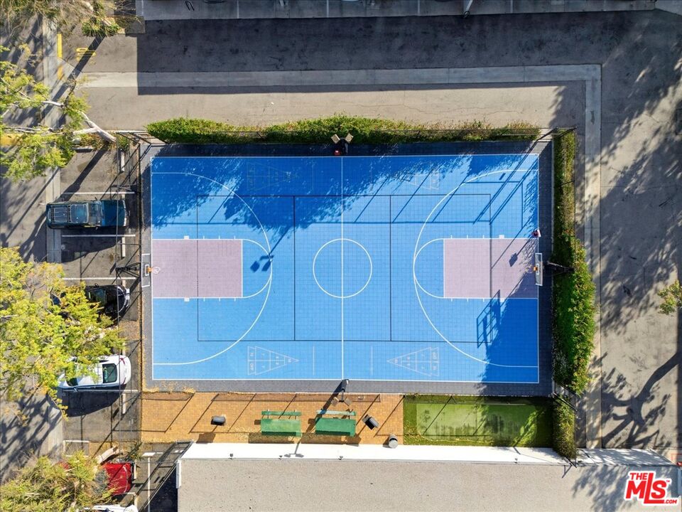 22030 Calvert St Unit: 6