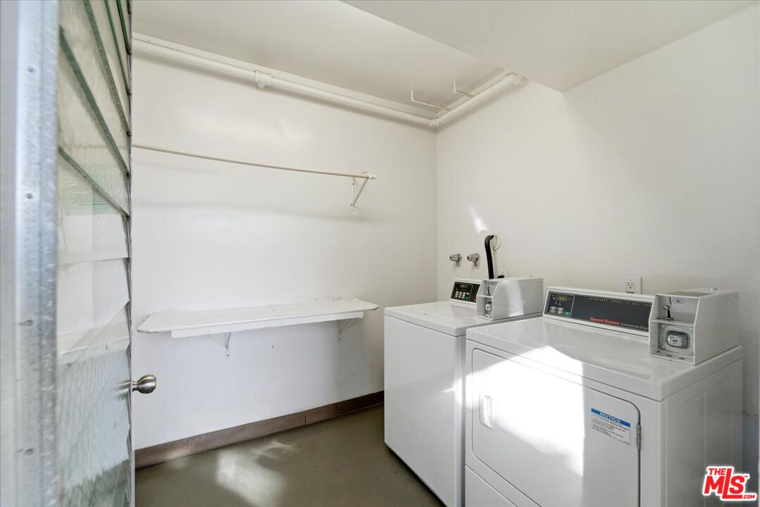 22030 Calvert St Unit: 6