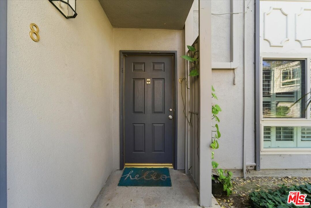 22030 Calvert St Unit: 6