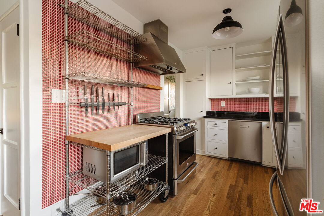 1528 Yale St Unit: 5