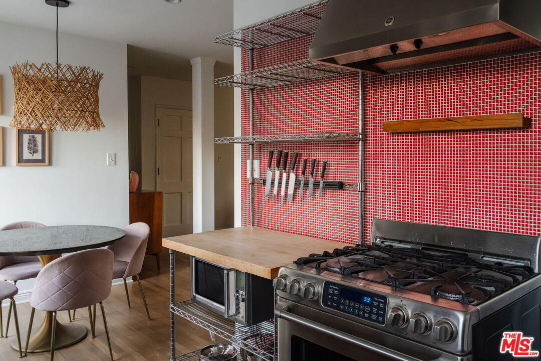 1528 Yale St Unit: 5