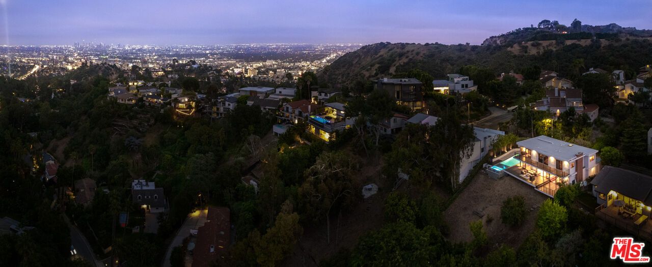 2608 Carman Crest Dr