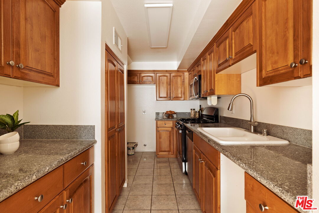 13030 Valleyheart Dr Unit: 119