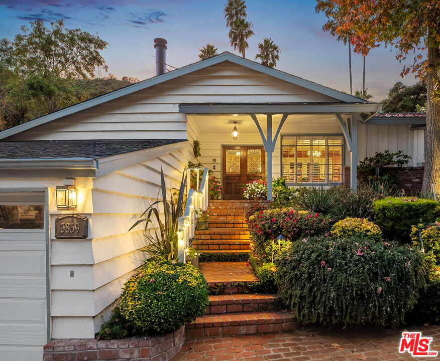 3859 Mandeville Canyon Rd