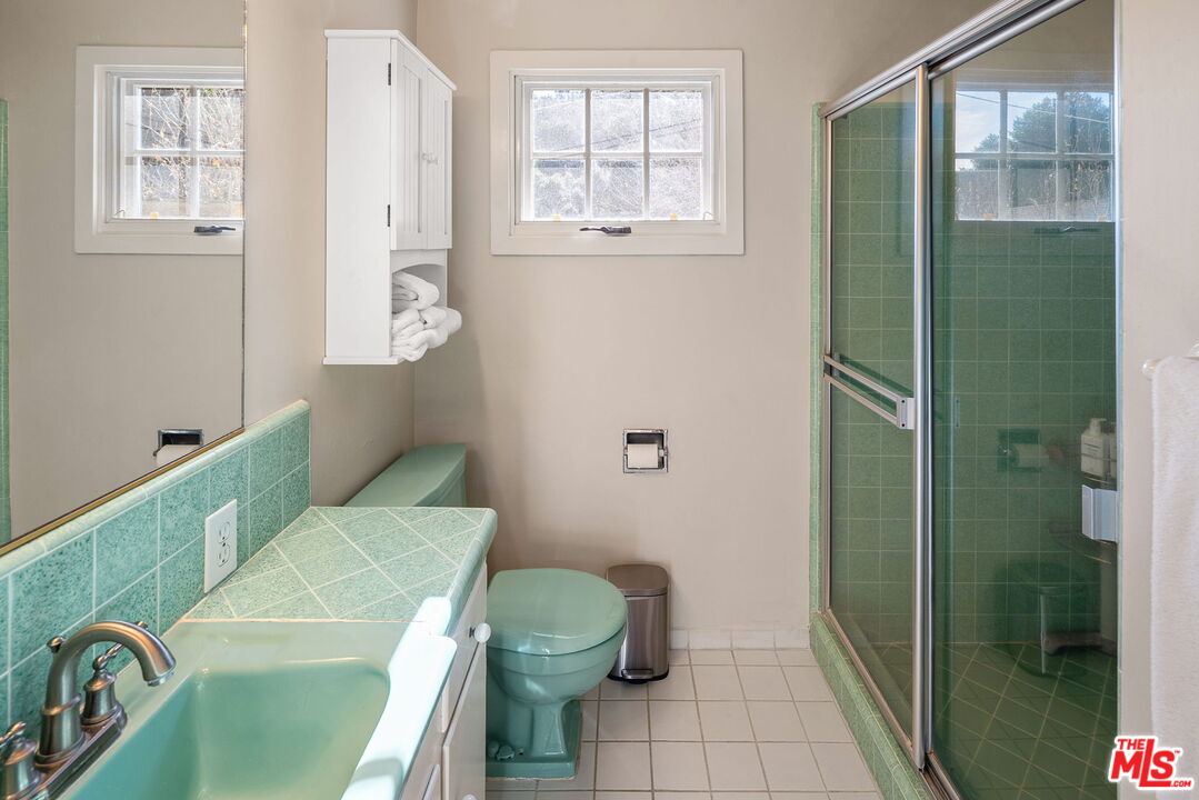 3859 Mandeville Canyon Rd