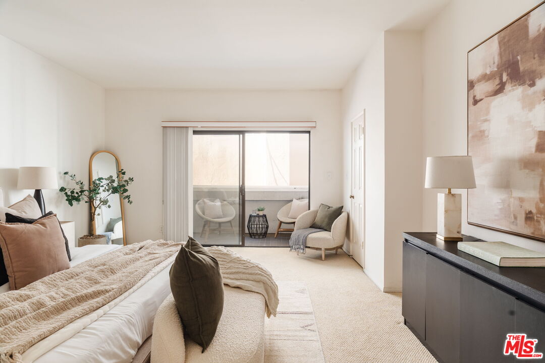 2219 S Bentley Ave Unit: 203