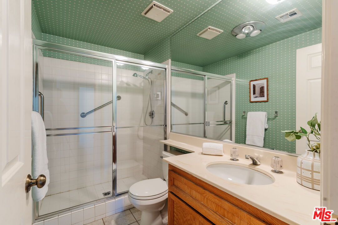 2219 S Bentley Ave Unit: 203