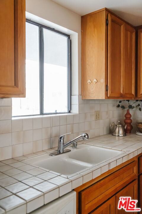 2219 S Bentley Ave Unit: 203