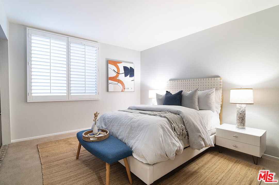 1134 Alta Loma Rd Unit: 106