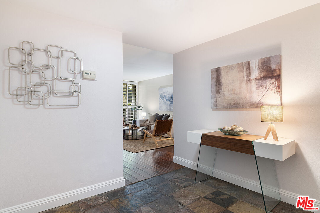 1134 Alta Loma Rd Unit: 106