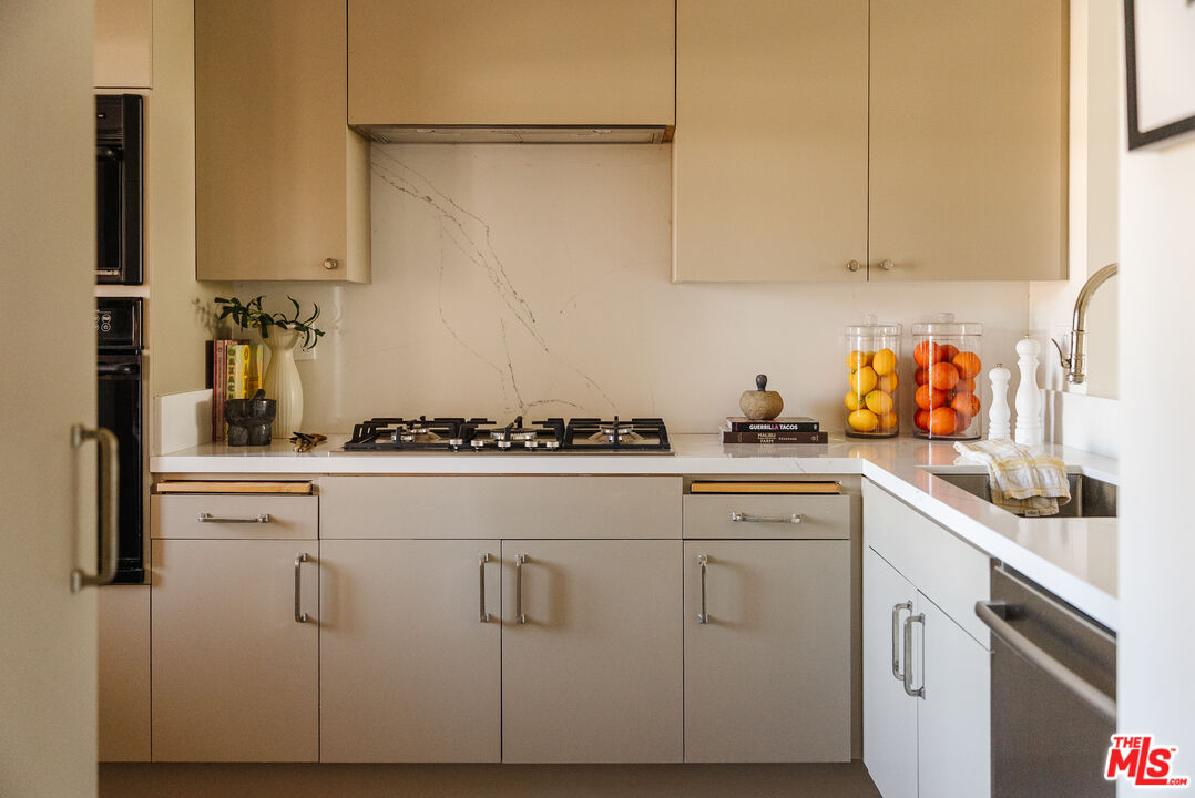 11847 Gorham Ave Unit: 302