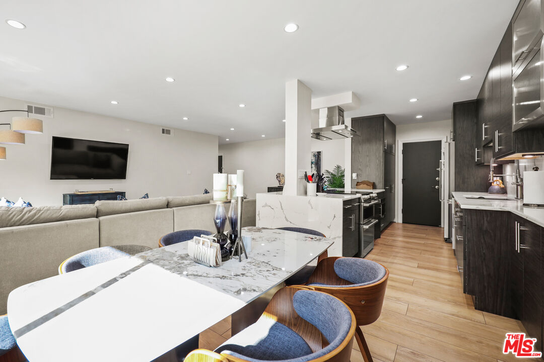 1045 N Kings Rd Unit: 108