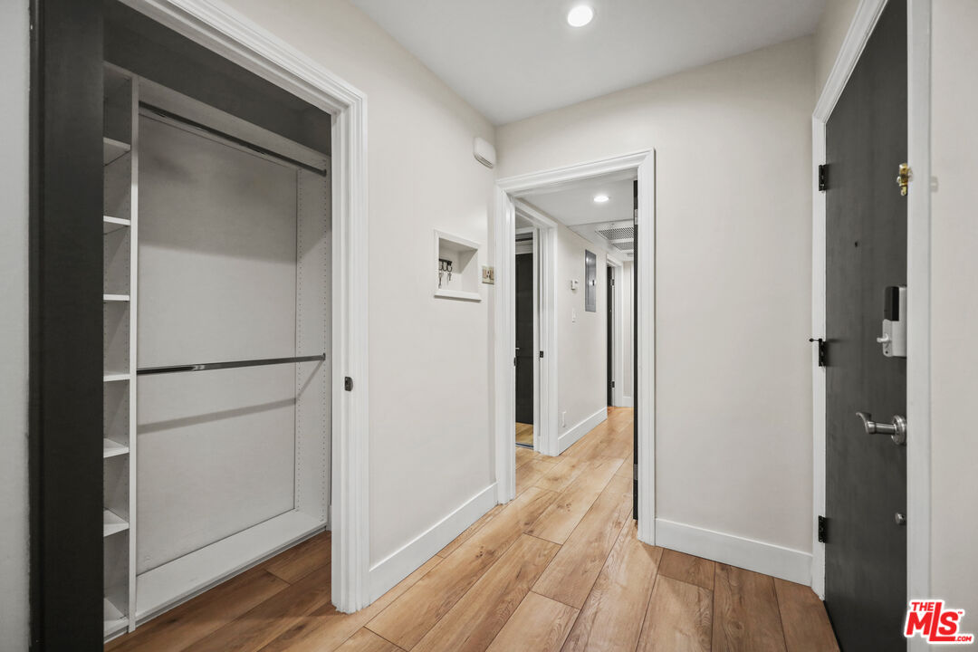 1045 N Kings Rd Unit: 108