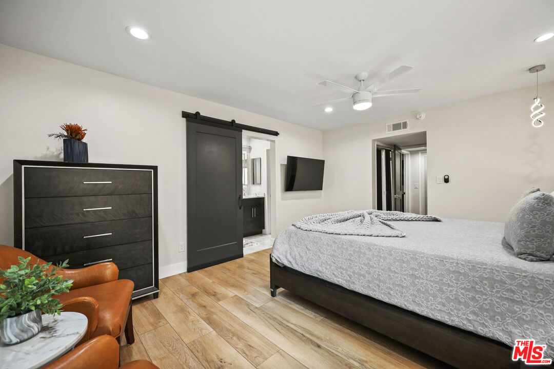 1045 N Kings Rd Unit: 108