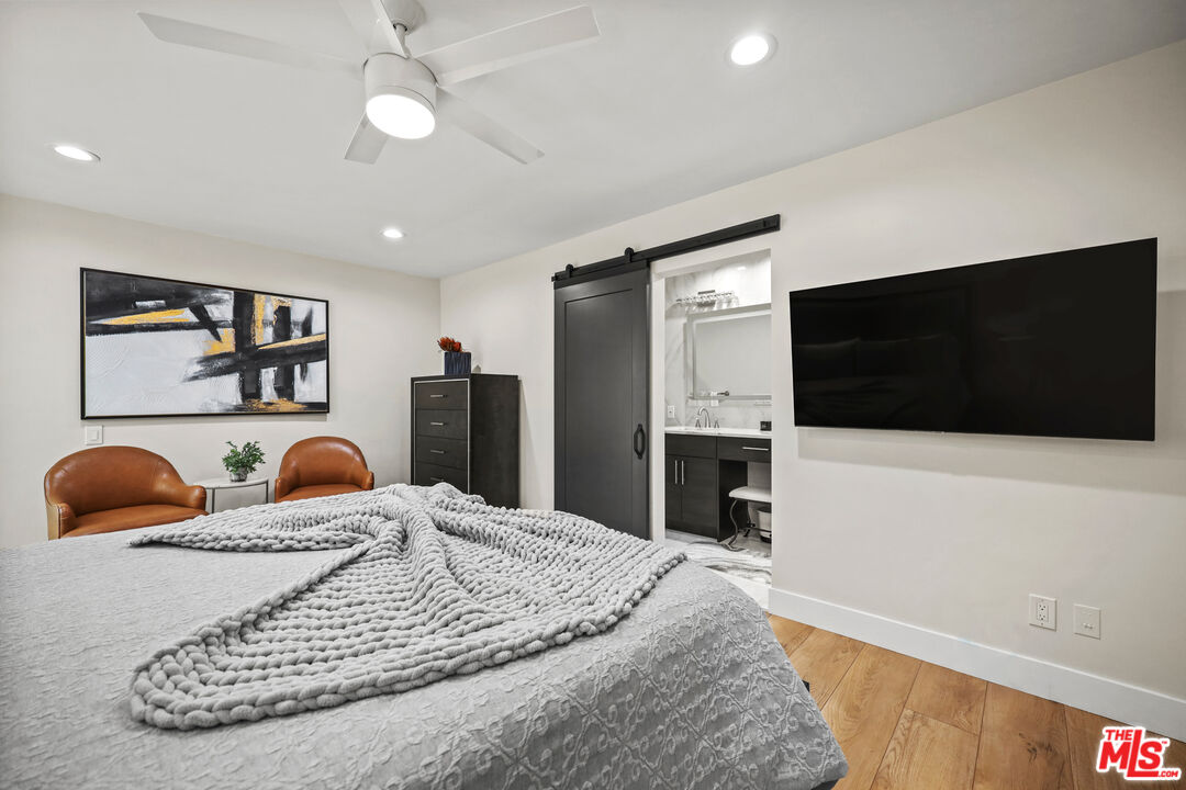 1045 N Kings Rd Unit: 108