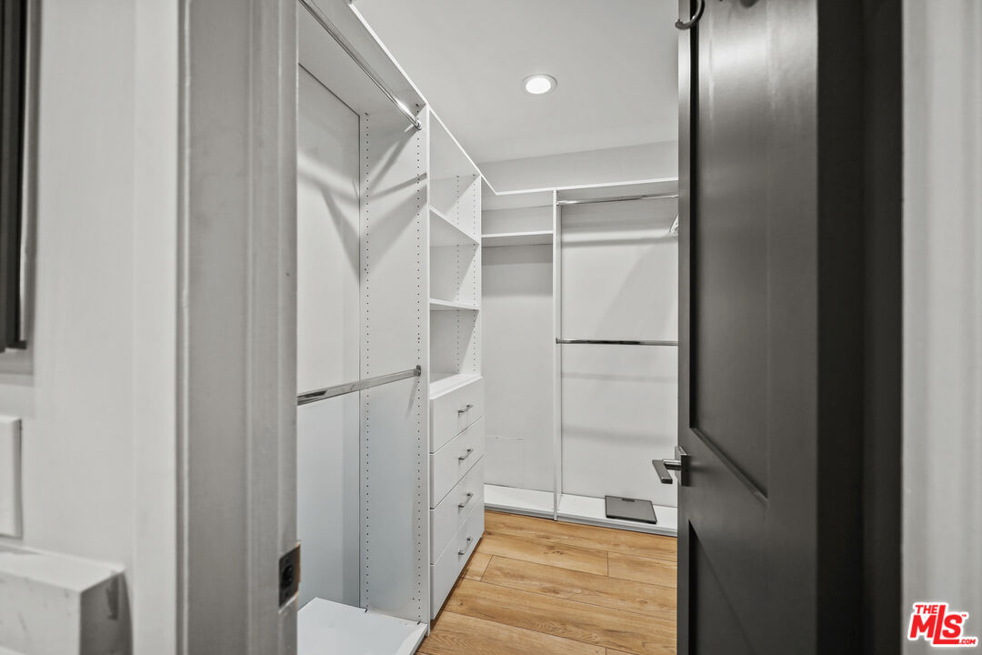 1045 N Kings Rd Unit: 108