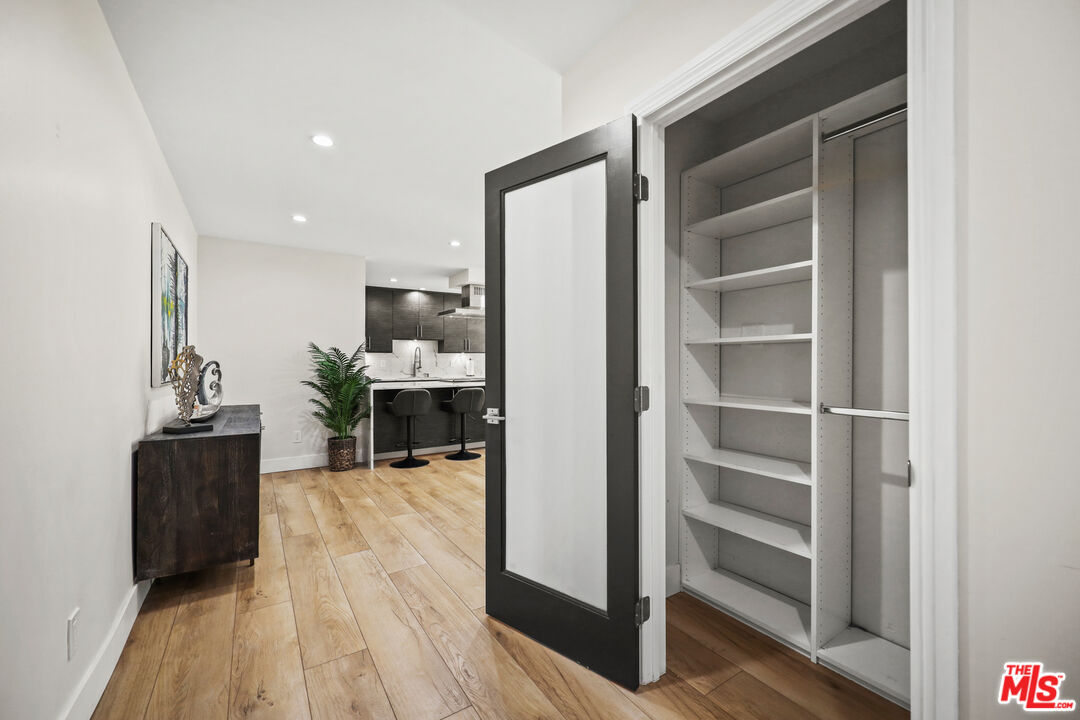 1045 N Kings Rd Unit: 108