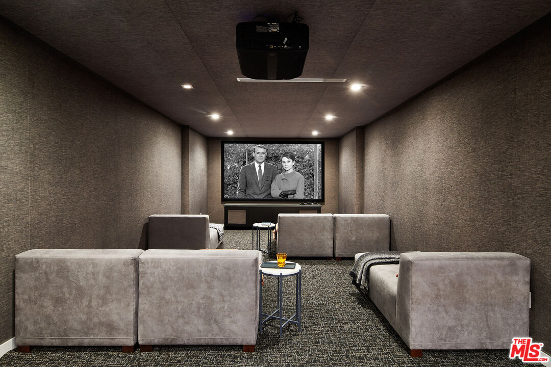 144 N Bowling Green Way