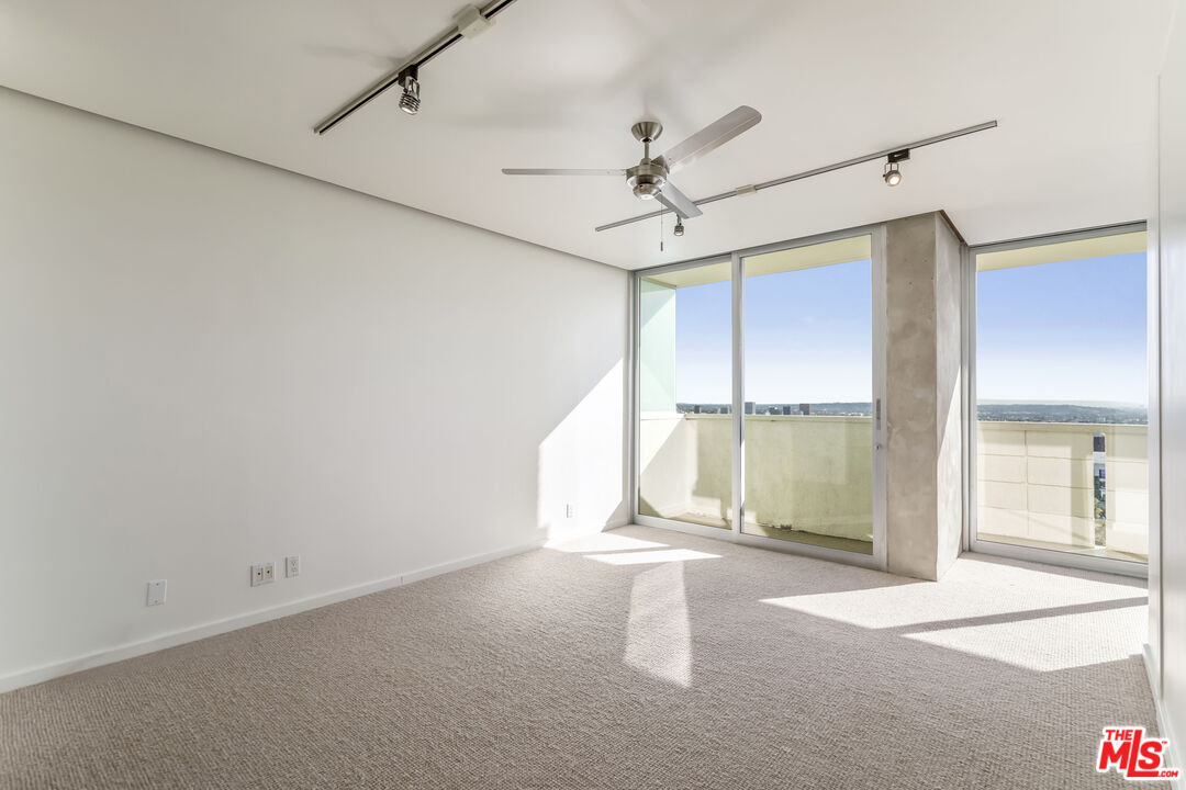 8787 Shoreham Dr Unit: 610