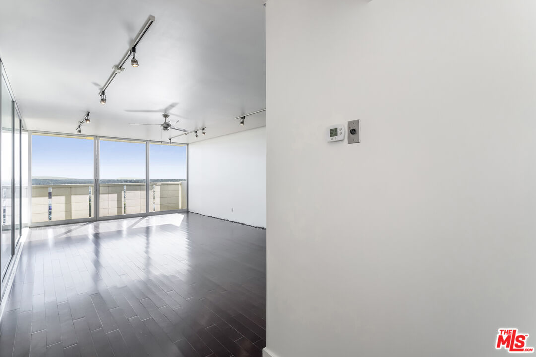 8787 Shoreham Dr Unit: 610